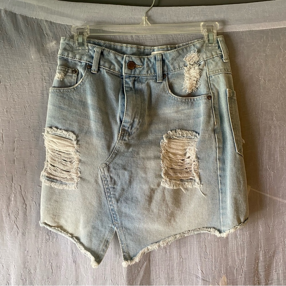 Forever 21 distressed denim skirt